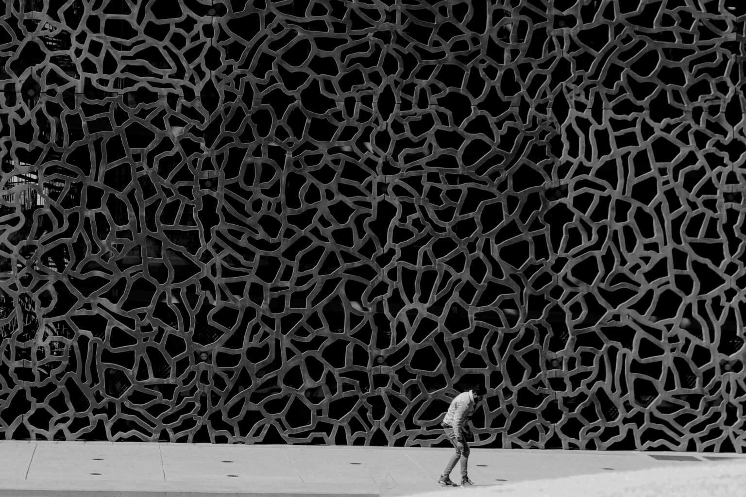 Aux danses voûtées du parfois pesant. Dire merci.