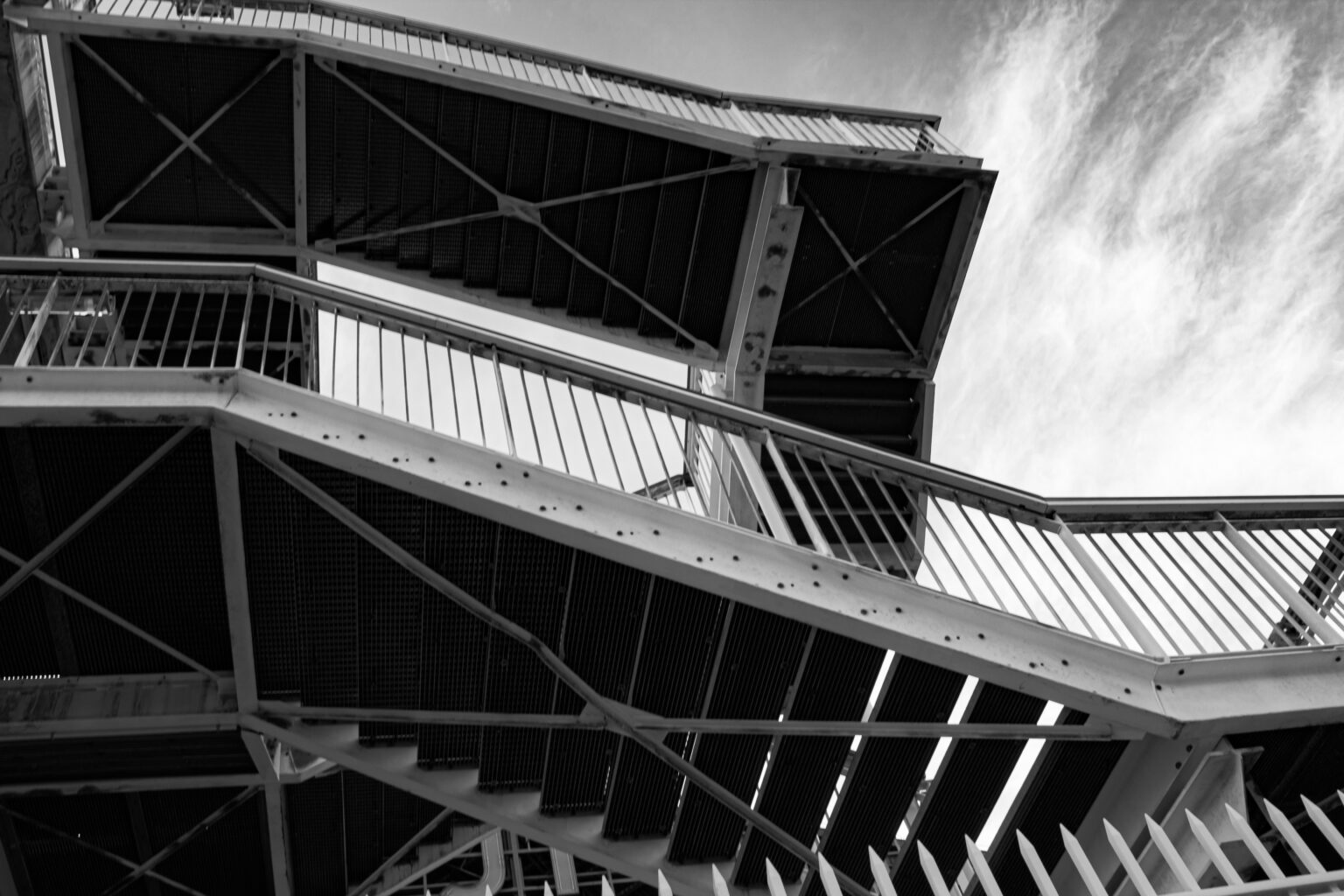 Aux marches à gravir pour effleurer Plénitude. Dire merci.