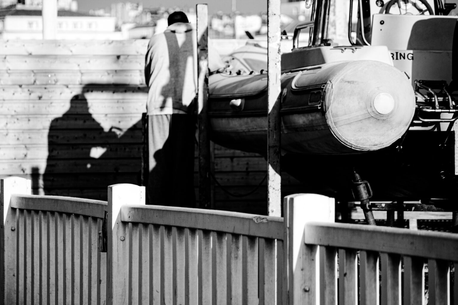 A l’ouvrage accompli, à la précision du geste. Dire merci.